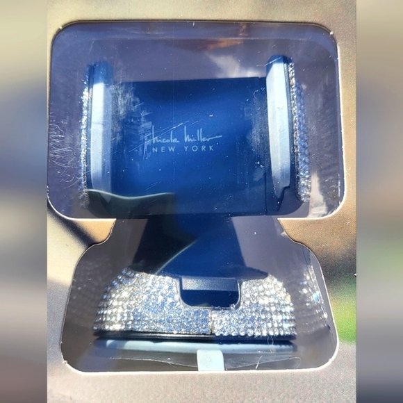 Universal Dash Mounted Diamond Cellphone Holder - Picture 3 of 8